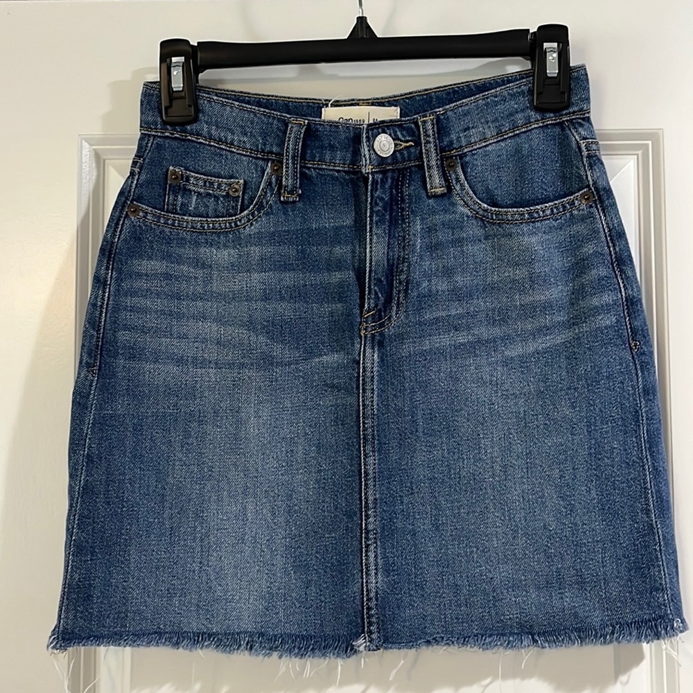Gap denim skirt - size 4